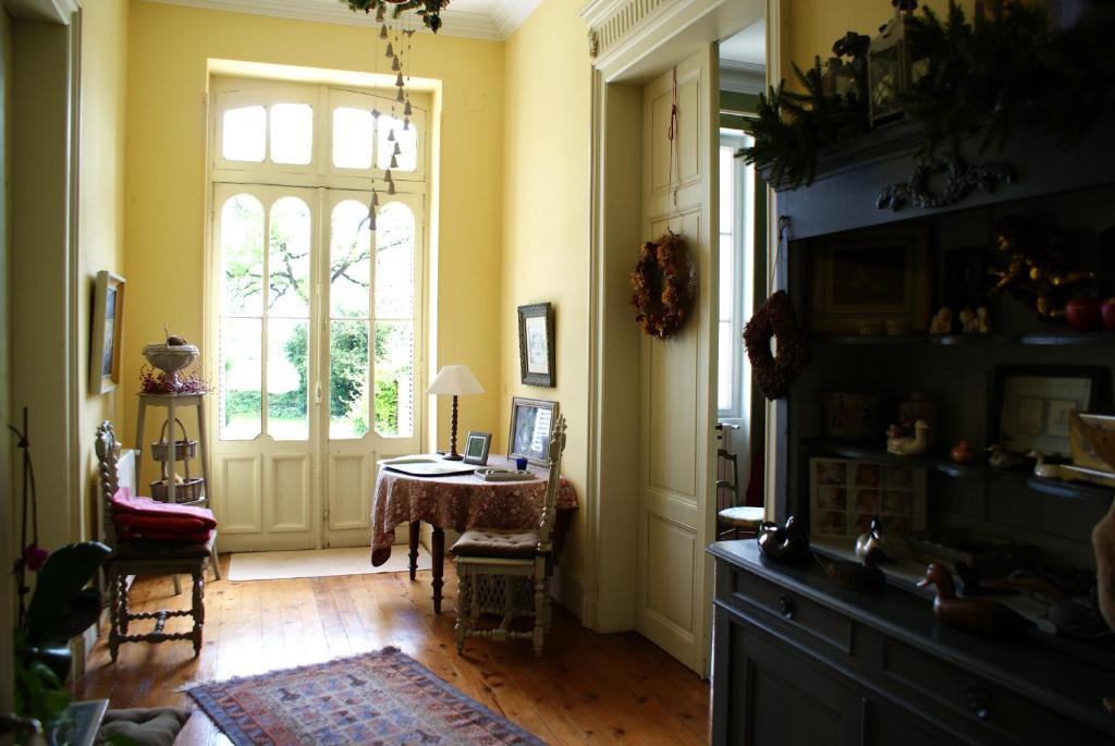 Chateau De Grenier Bed and Breakfast Saint-Léger Exterior foto